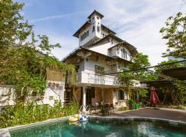 Iris Hill Villa Hue, hôtel à Cồn Giả Viên