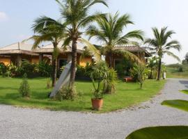 The Park Drive-Thru Check-In Resort, hotel i Ban Talat Rangsit