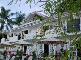 Blue Ocean Bohol Beachfront, hotel a Taporok