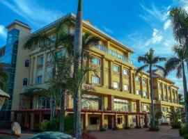 Tanza Oasis Hotel And Resort, khách sạn ở Halayhay