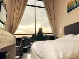 Royal Hotel n' Lounge