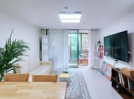 Daegu 3 rooms APT All furnished Near downtown & Dongdaegu station