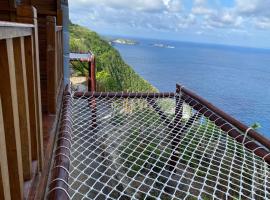 Suwehan Beach Cliff House, hôtel à Polilit