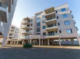 Zuri's Luxurious Oceanview Penthouse, Meters from the beach