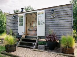 Herbie's Shepherds Hut at Shepherds Lodge Retreat and Wellness、ノッティンガムのホテル