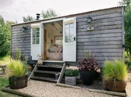 Herbie's Shepherds Hut at Shepherds Lodge Retreat and Wellness