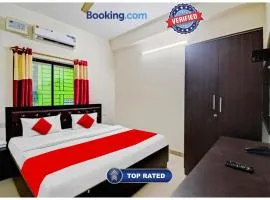 Hotel S-R Palace Near City Bus Stand - Fully Air Conditioning Hotel - Luxury & Spacious Room -Best Hotel In Bhubneshwar
