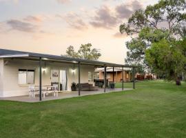 Riversands Rest Accommodation Scenic Riverfront Cottages, Paringa, hotel in Renmark