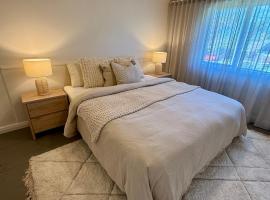 Fletcher Christian Apartments - Manava Suites, hótel í Burnt Pine