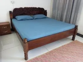 Balcony Bliss & Private Bath at Mamdalis