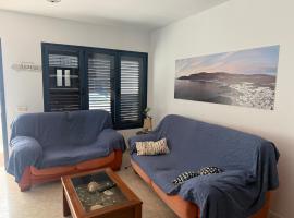 Casa La Charca De Famara, hotel v destinaci Famara