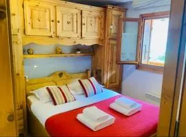 Balcony overlooking the Mont-Blanc chain center