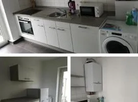 Privatroom small 5 min from Railstation