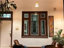 Ekaya- A Peaceful 1 Bedroom Home near Pushkar Lake