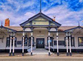 Oamaru Railway Station Guesthouse，位于奥玛鲁的酒店