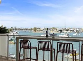 Serenity Waters Riverfront Retreat - Walk to Mooloolaba