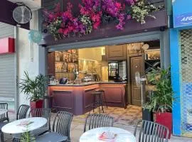 Plaka Hideaway Suite