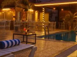 Hotel Grand Bhagwat with rooftop swimming pool