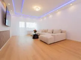 Sky Lux Apartments