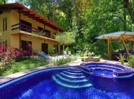 Toucan Villa Family home w Private Pool Garden AC