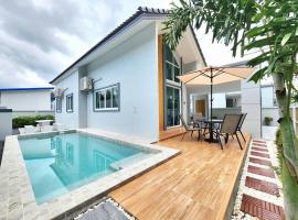 Serene Poolvilla hatyai, casa rústica em Hat Yai