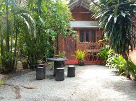 My House Ahangama，位于阿杭格默的酒店