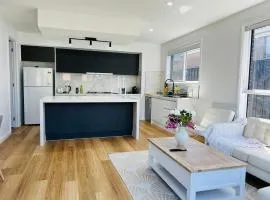 Modern 4 Bed 4 Bath Family friendly Villa
