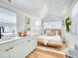Viesnīca Stay Portland - Teal & Terrazzo Bright Portland Tiny Home Portlendā
