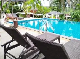 Palmthien Pool Villa Aonang