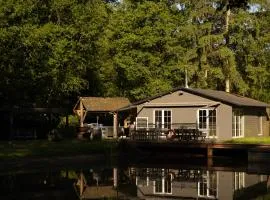 Unieke chalet aan het water