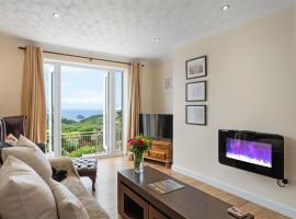 Peaceful Home Sea Views Private Parking, ξενοδοχείο σε Treknow