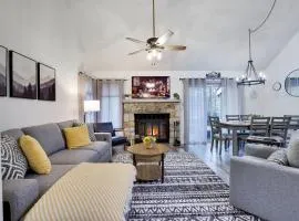 Cozy 2BR Townhouse with Mountain Views & BBQ