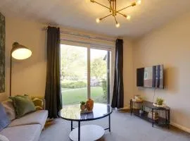 Pass the Keys Ground Floor Apartment with Free Parking