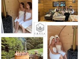 Chata pod lasem z balią i sauną, resort de esqui em Myślenice