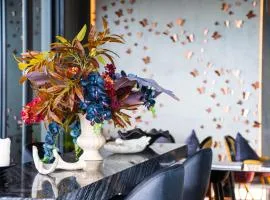 芭提雅Edge极致高端景观房-海景城景巨大顶楼泳池-健身房按摩房乒乓球室花园餐厅