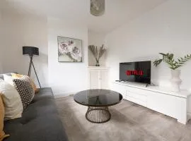 Chill in Gill Comfy House, Perfect for Contractors Free Parking x 1, Pool Table