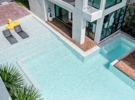Seaview 1 BR Apt at VV Patong C301 near Freedom Beach