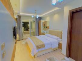 Ultra Luxury 3BR with Pools ,Sports ,Dining in Gated compound, Close to all sites, готель у Каїрі