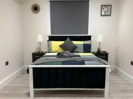 Studio Sleeps 2 near Ealing Broadway