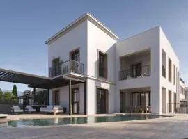 Lantana Villas & Hotel