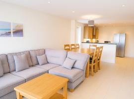 West Beach - Holiday Apartments, hotel in Westward Ho
