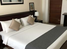 Govinda Hall, hotel em Kānpur