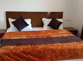 Hotel Gunj The Garden