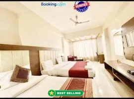 Hotel - RD DIVINE - Near Shree Kashi Vishwanath Temple - Free Wi-Fi & Fully Air Conditioning Hotel In Pricious Location In Varanasi