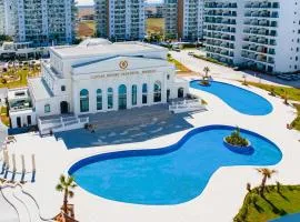 Luxurious Apartment with Pool View at Caesar Resort Am32