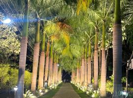 Sharmada Hidden Nest Resort, khách sạn ở Jāmb