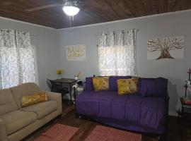 Yellow Mellow, hotel in Jackson