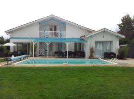 Villa Saint Barth, ξενοδοχείο σε Gujan-Mestras