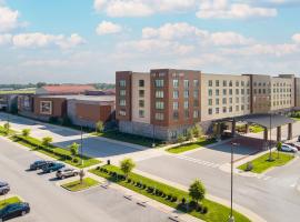 Oak Grove Racing Gaming & Hotel, hotel in Oak Grove