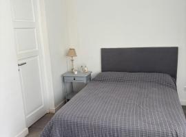 Departamento Roca, hotel a La Porteña